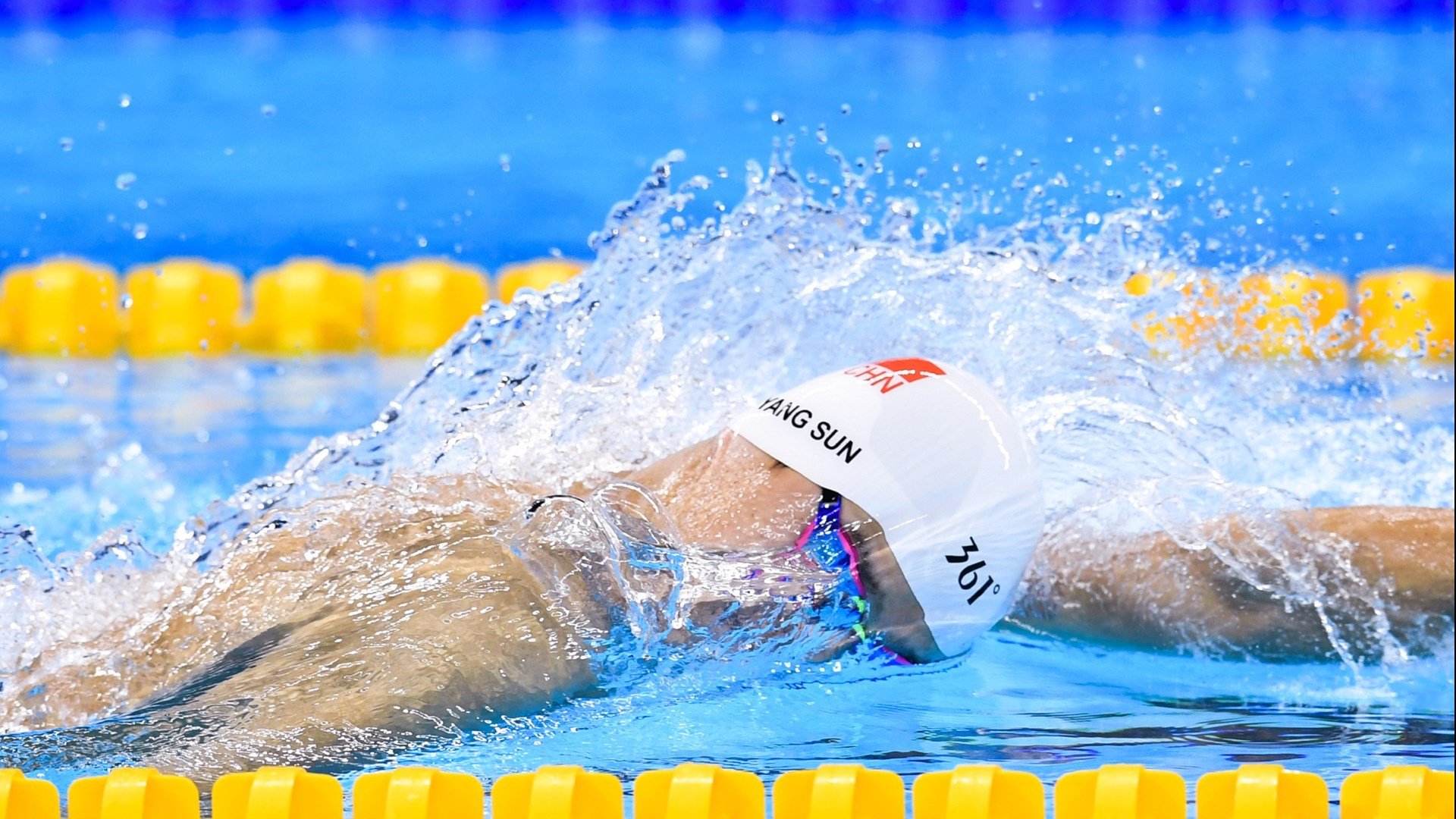 “武汉马拉松：赛道尽头，冠军就在眼前”